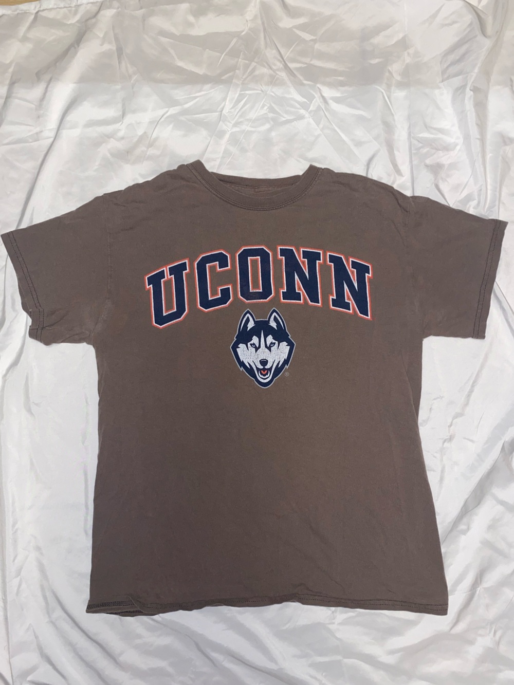 NCAA UCONN Huskies Brown Short Sleeve Tee